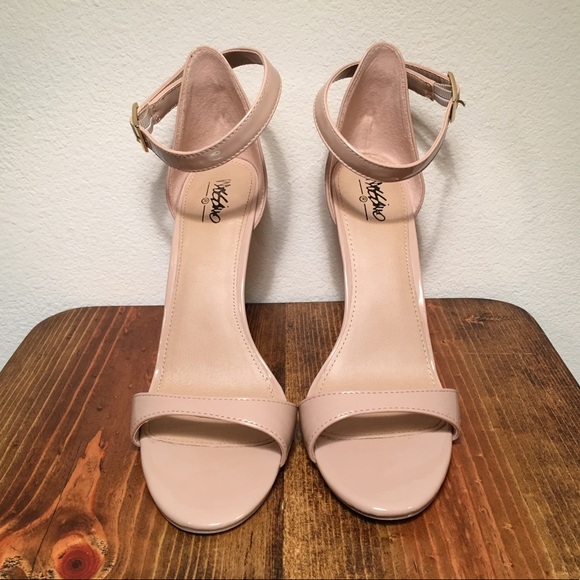 Mossimo from Target - Picture 1 of 15